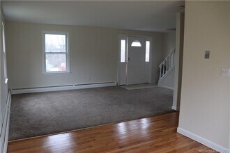227 Wall St in Hebron, CT - Building Photo - Building Photo