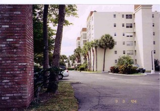 501 E Dania Beach Blvd in Dania Beach, FL - Building Photo - Building Photo