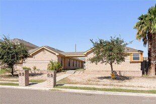 10 W 2nd St in La Joya, TX - Building Photo