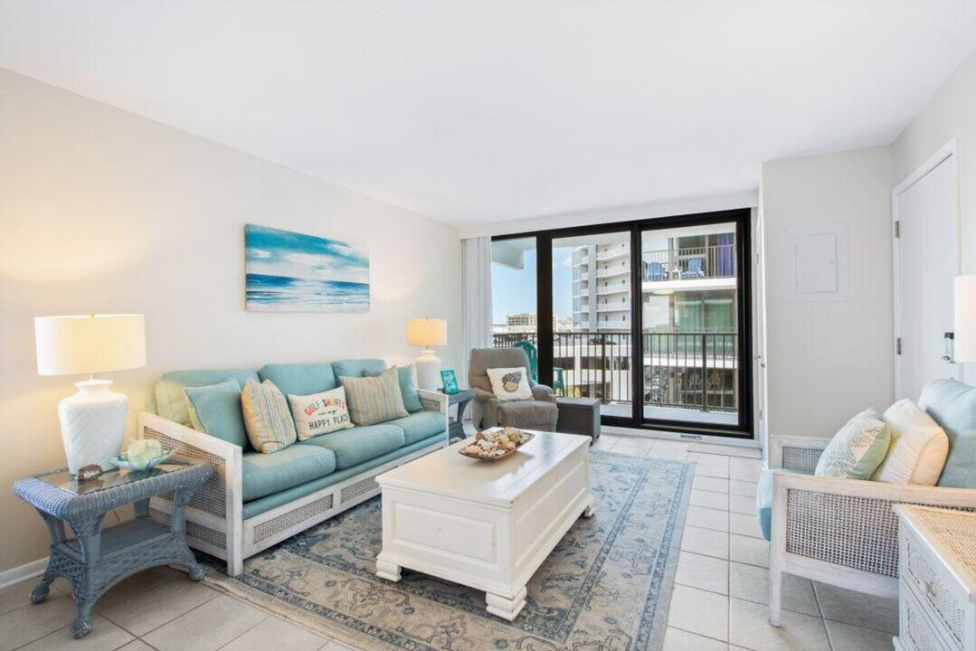 427 E Beach Blvd in Gulf Shores, AL - Foto de edificio