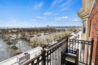 1304 City Pl, Unit 1304 in Edgewater, NJ - Building Photo - Building Photo