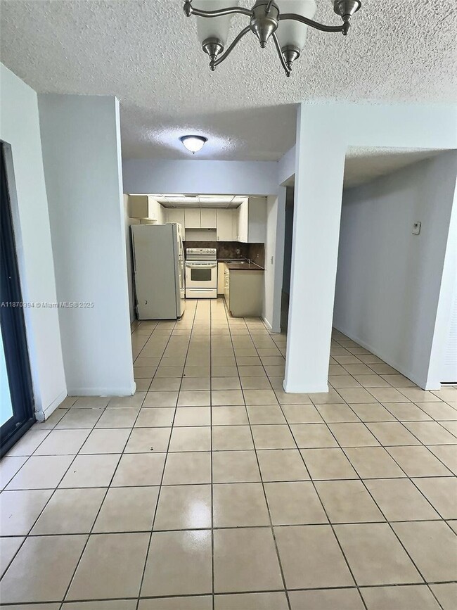 1490 W 42nd Pl in Hialeah, FL - Building Photo - Building Photo