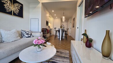 8505 Broadcast Ave SW in Calgary, AB - Building Photo - Building Photo