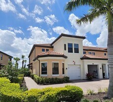10027 Crooked Crk Dr in Venice, FL - Building Photo