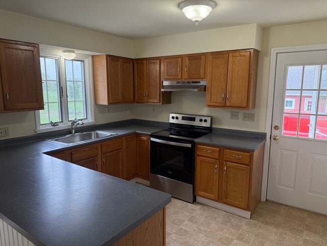 43 Silvermine Rd in Brookfield, CT - Building Photo - Building Photo