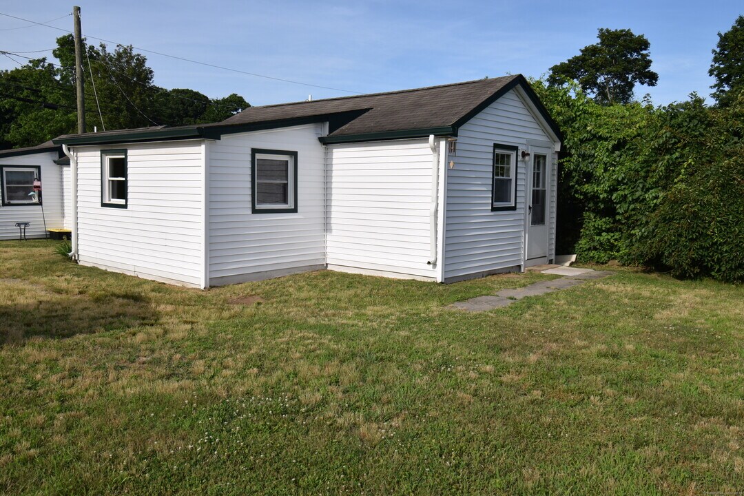 37 Dudley Ln in Madison, CT - Building Photo