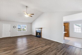 130 Kanton Dr in Jacksonville, NC - Building Photo - Building Photo