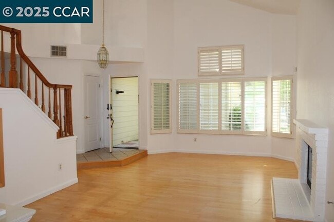 5344 Cerro Sur in El Sobrante, CA - Building Photo - Building Photo