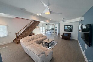 65 New Hampshire St in Long Beach, NY - Building Photo