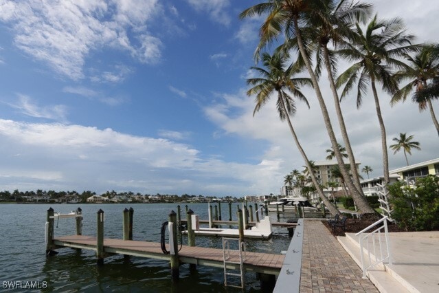 property at 2850 Gulf Shore Blvd N