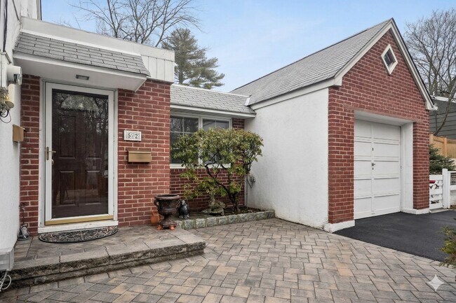 52 Knickerbocker Rd in Demarest, NJ - Building Photo - Building Photo