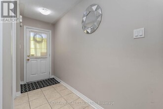 40 Peach Dr in Brampton, ON - Building Photo - Building Photo