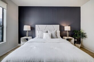 2137 Pelham Dr, Unit FL3-ID1028914P in Houston, TX - Building Photo - Building Photo