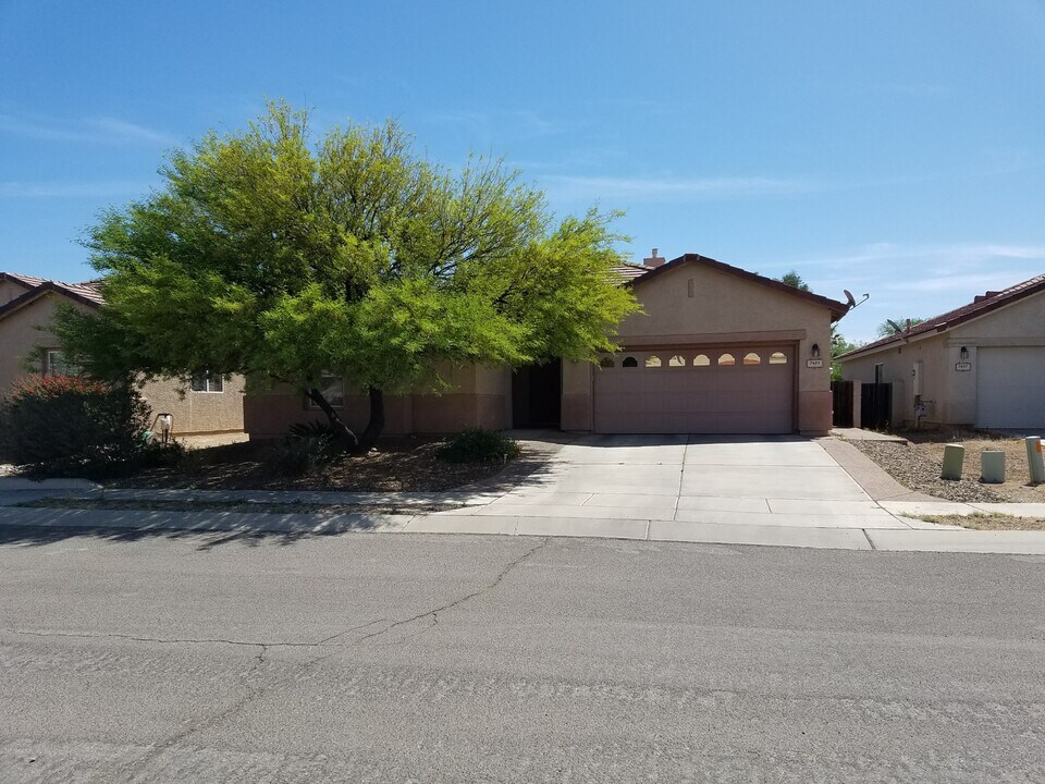7489 S Arizona Madera Dr in Tucson, AZ - Building Photo