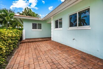 1260 SW 9th St in Boca Raton, FL - Foto de edificio - Building Photo