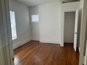 1917 NE 25th St in Winston-Salem, NC - Foto de edificio - Building Photo