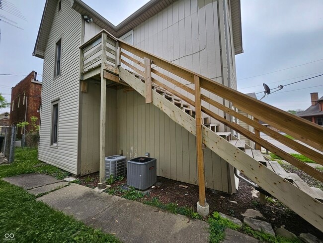 property at 420 E 14th St