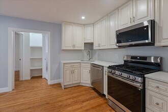1441 W Farwell Ave in Chicago, IL - Building Photo - Building Photo