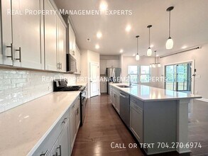 3012 Striped Maple Ct in Charlotte, NC - Building Photo - Building Photo