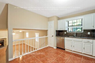 6075 Cherokee Valley Ln in Lithonia, GA - Foto de edificio - Building Photo