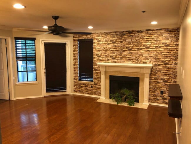 property at 1000 W Horatio St