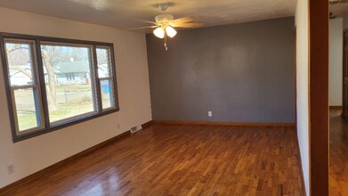 1420 W Poplar St in Springfield, MO - Building Photo - Building Photo