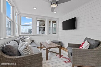 51 3rd Ave in Lavallette, NJ - Building Photo - Building Photo