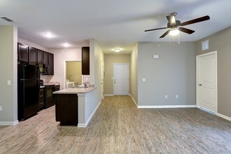 The Paddock at Grandview in Nashville, TN - Foto de edificio - Building Photo