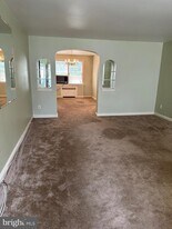 2308 Highland Ave in Drexel Hill, PA - Building Photo