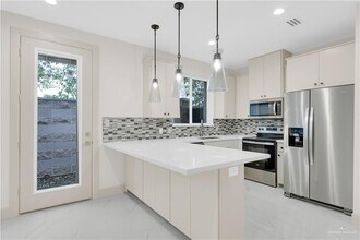 18 Canary Ave in McAllen, TX - Building Photo - Building Photo