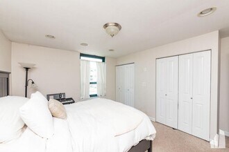 3900 N Pine Grove Ave in Chicago, IL - Building Photo - Building Photo