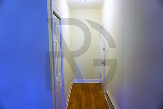 3732 N Pine Grove Ave, Unit 3722-3E in Chicago, IL - Building Photo - Building Photo
