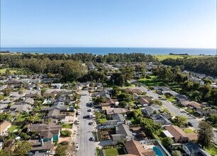 233 Big Sur Dr in Goleta, CA - Foto de edificio - Building Photo