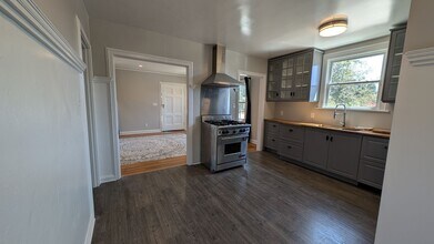 1303 Laurel St in Santa Cruz, CA - Building Photo - Building Photo