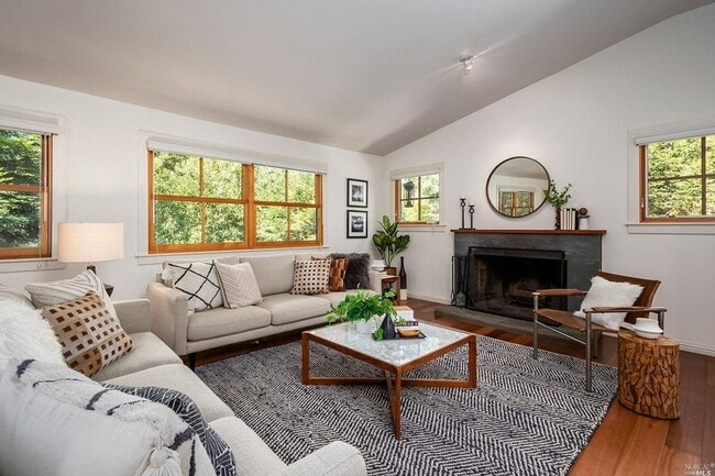 55 Culloden Park Rd in San Rafael, CA - Building Photo - Building Photo