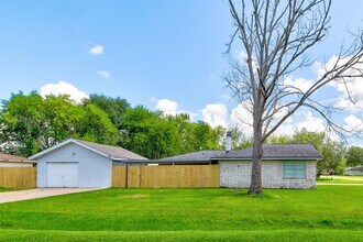 8511 Honeysuckle in Highlands, TX - Building Photo - Building Photo