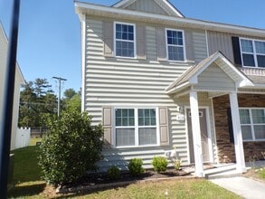 513 Oyster Rock Ln in Sneads Ferry, NC - Building Photo - Building Photo