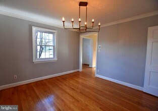 10118 Cedar Ln in Kensington, MD - Building Photo - Building Photo