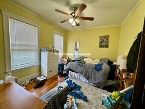 223 Holland St, Unit 3 in Somerville, MA - Foto de edificio - Building Photo