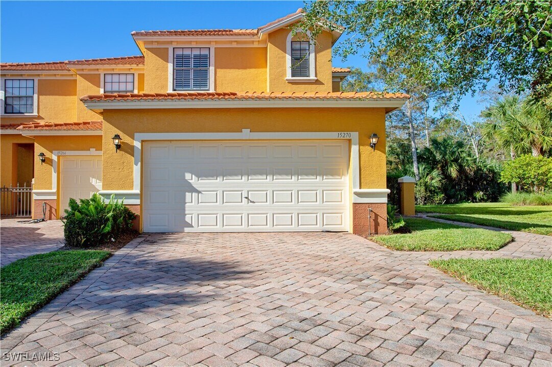 15270 Summit Pl Cir in Naples, FL - Building Photo