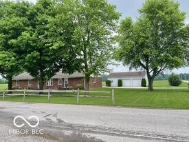 4975 S 500 E in Greenfield, IN - Building Photo