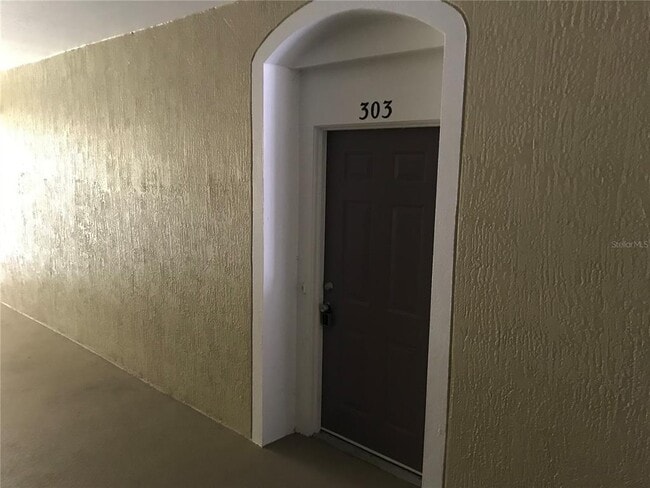 588 Brantley Terrace in Altamonte Springs, FL - Building Photo - Building Photo