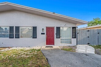 820 SW 12th Ct in Fort Lauderdale, FL - Building Photo - Building Photo