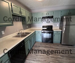 5541 Marbut Forest Way in Lithonia, GA - Building Photo - Building Photo
