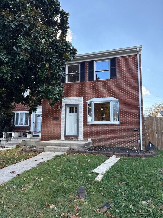 8422 Harris Ave in Parkville, MD - Building Photo
