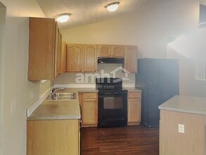 7901 Chapel Stone Rd in Blacklick, OH - Foto de edificio - Building Photo