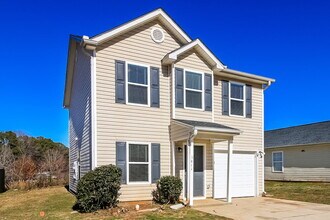 1611 Hallmark Hills Dr in Griffin, GA - Building Photo - Building Photo