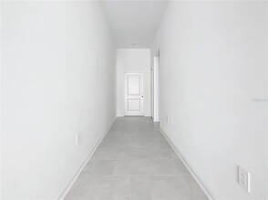 421 Sandbar Ln in Haines City, FL - Building Photo - Building Photo