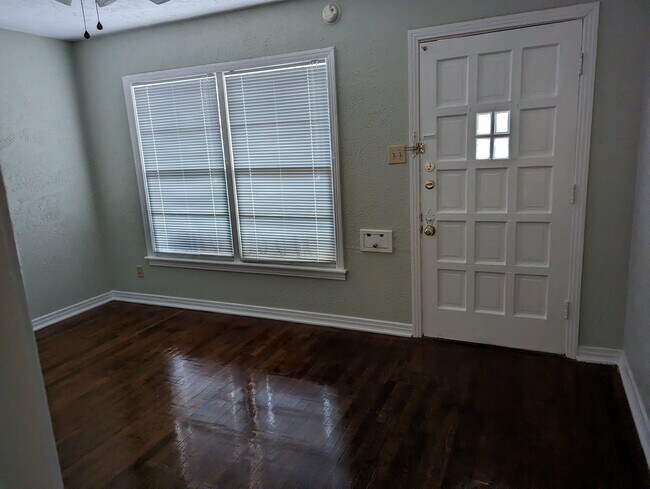 1231 Kings Hwy in Dallas, TX - Building Photo - Building Photo