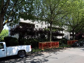 St Clair Court in Vancouver, BC - Building Photo